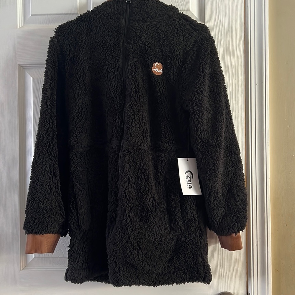 Black teddy hoddie zyia active